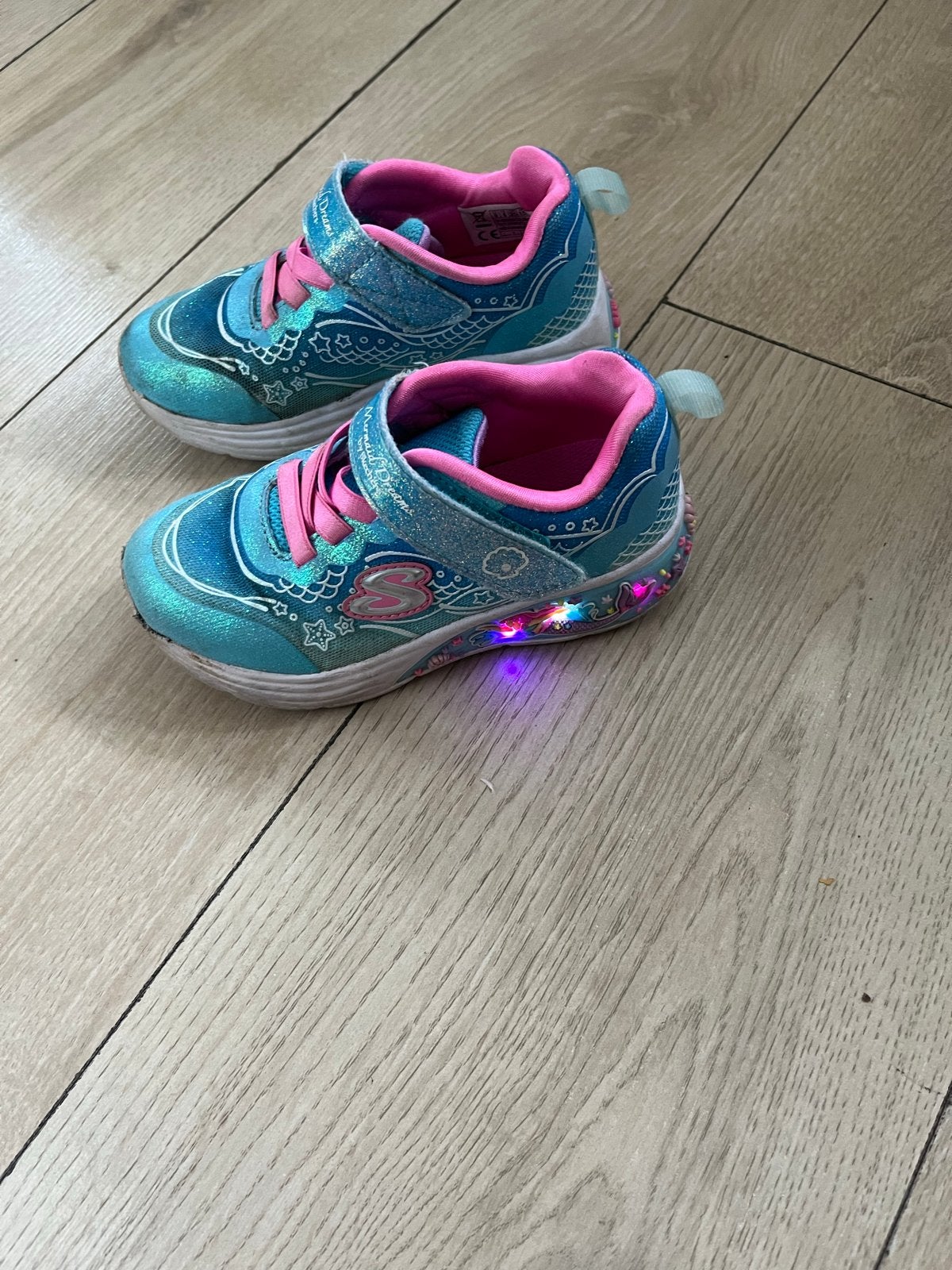 Skechers Meisjes Sportschoenen - Maat 25, Meisje, Sportschoenen, Ophalen of Verzenden, Zo goed als nieuw