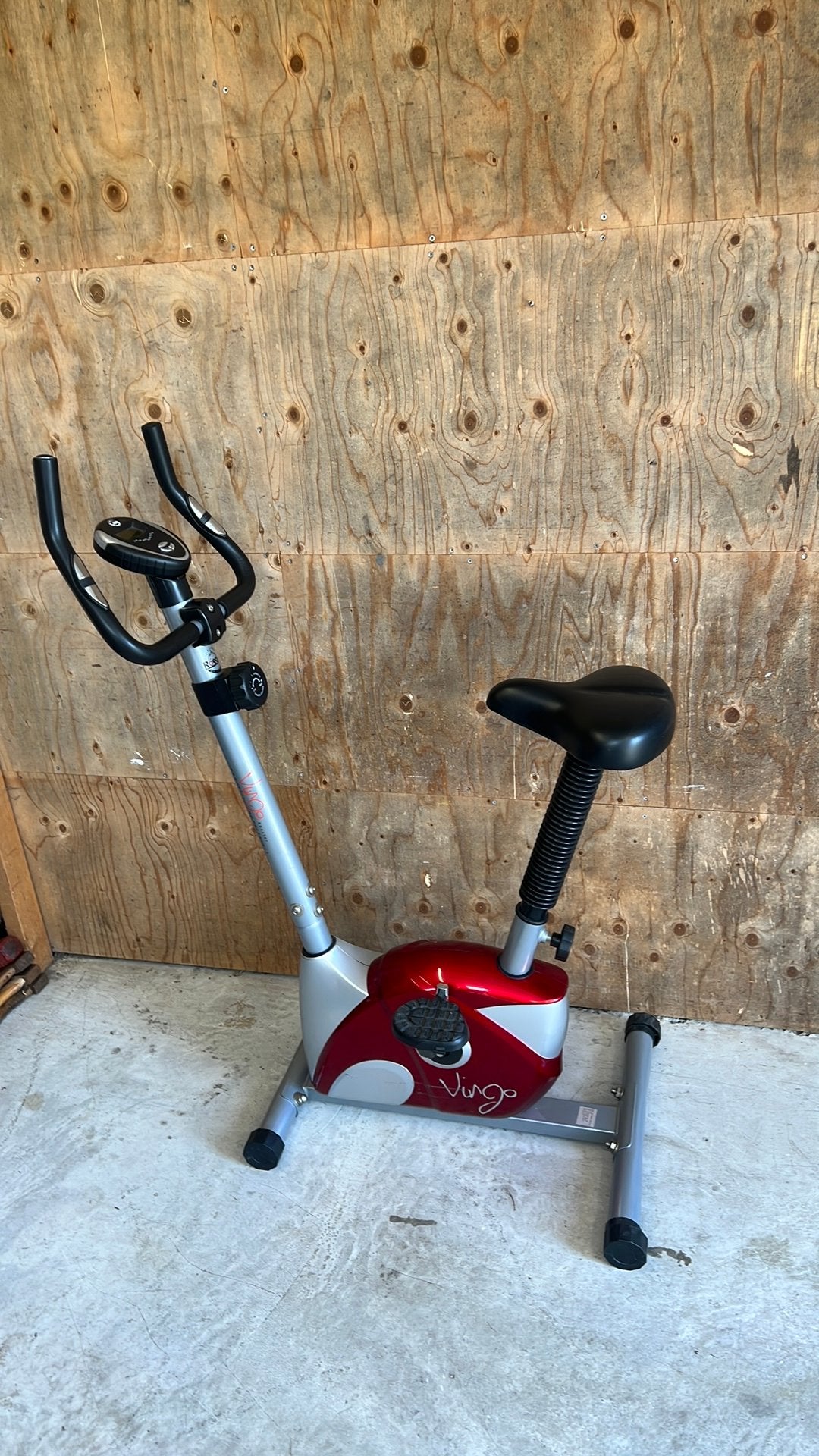 Hometrainer met veel functies in display, Ophalen, Gebruikt, Metaal, Benen