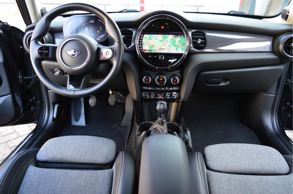 MINI Mini 2.0 Cooper S Classic O.a: Navi, Clima, Cruise, Car, Voorwielaandrijving, 1998 cc, Gebruikt, 4 cilinders