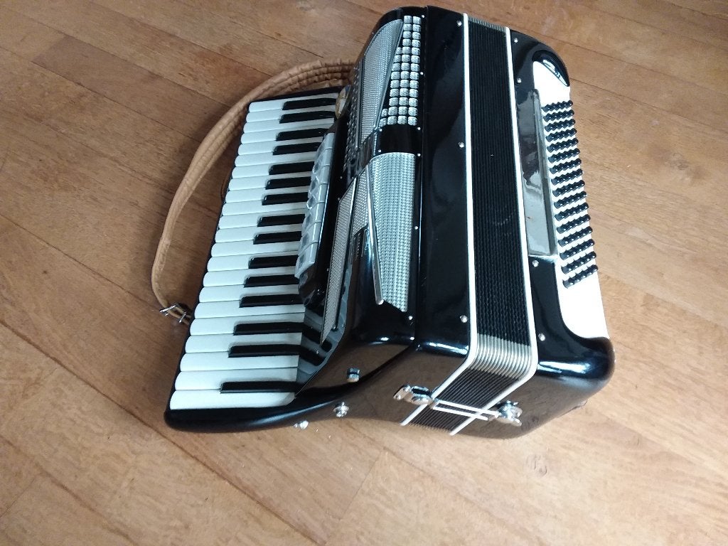 Accordeon, Gebruikt, 80-bas, Met koffer, Toetsaccordeon