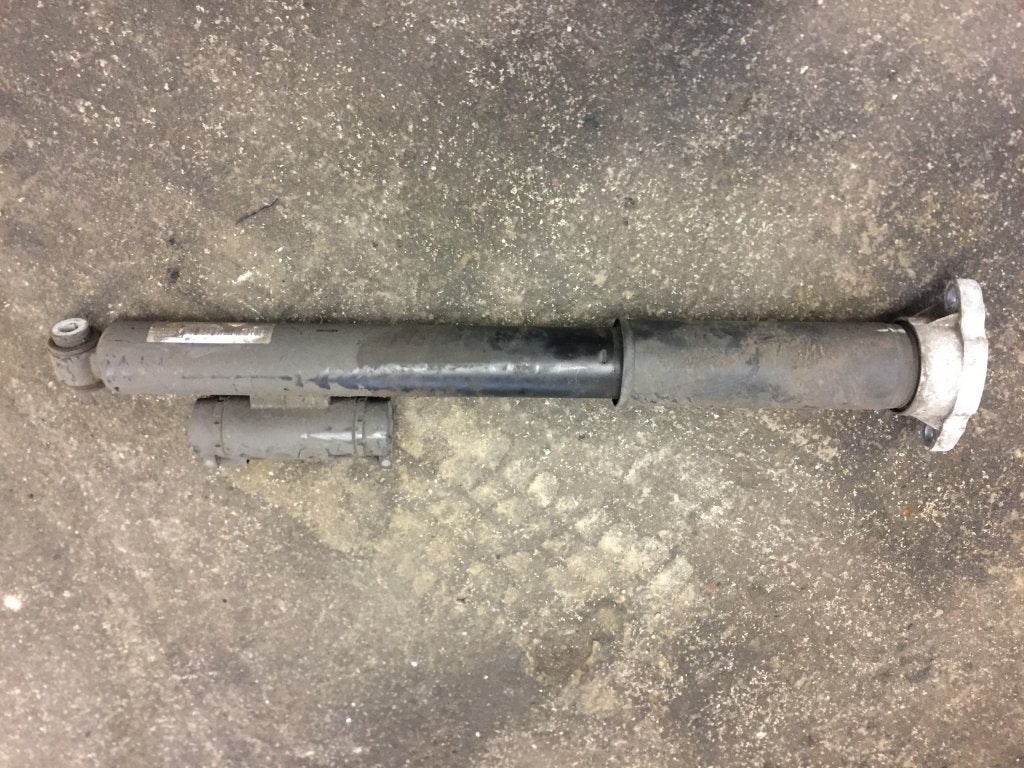 Airmatic schokbreker achterzijde W205 C Klasse Rechts, Niet ingevuld, Gebruikt, Mercedes-Benz, Niet ingevuld