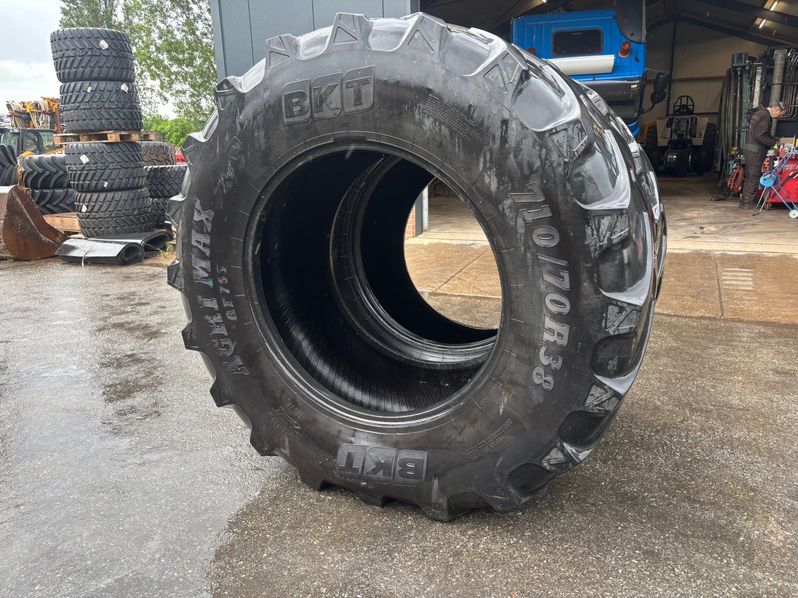 BKT Agri max 710/70R38, Ophalen