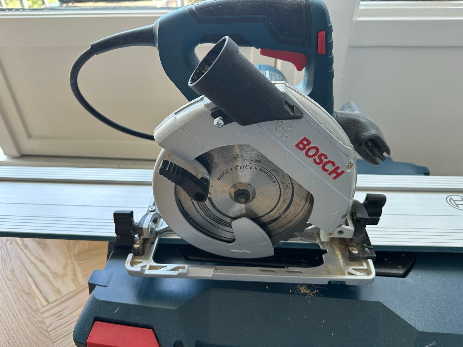 Bosch Professional GKS 55+ GCE Cirkelzaag met geleiderail, Doe-het-zelf en Verbouw, Gereedschap | Zaagmachines, Ophalen, Gebruikt
