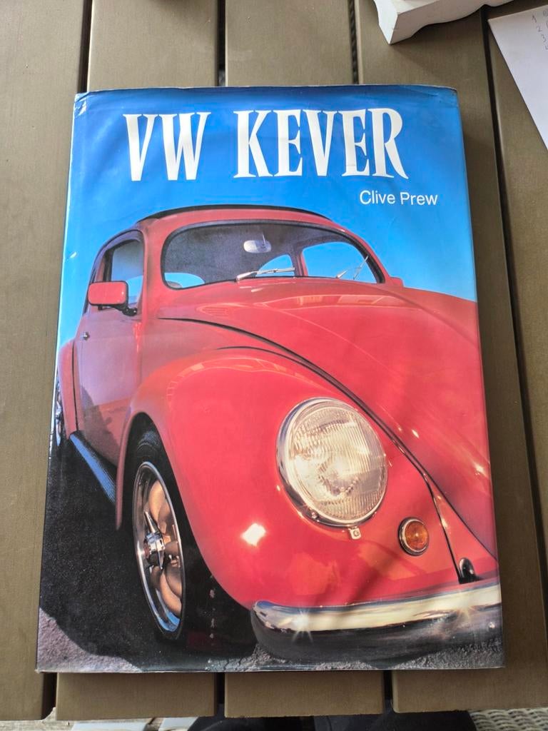 VW Kever Boek - Clive Prew - Geschiedenis en Details, Boeken, Auto's | Boeken, Ophalen of Verzenden, Gelezen, Volkswagen, Clive Prew