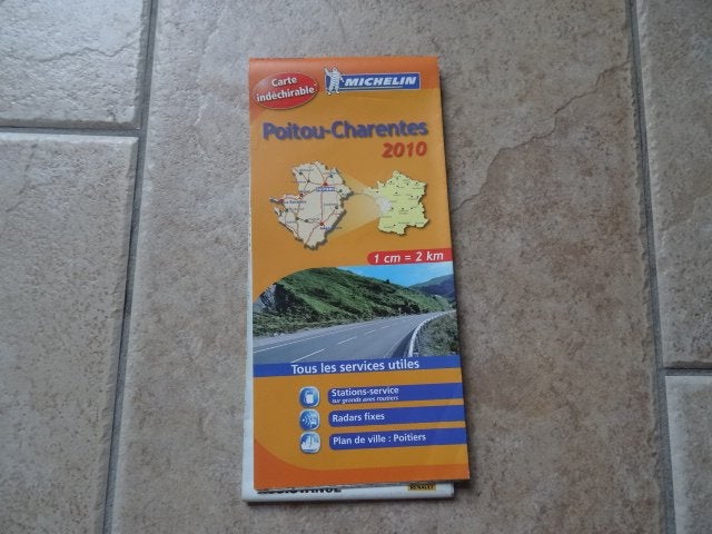 michelin wegenkaart 521 Poitou Charentes, Poitiers, Rochelle, Boeken, Ophalen of Verzenden, 2000 tot heden, Frankrijk, Landkaart