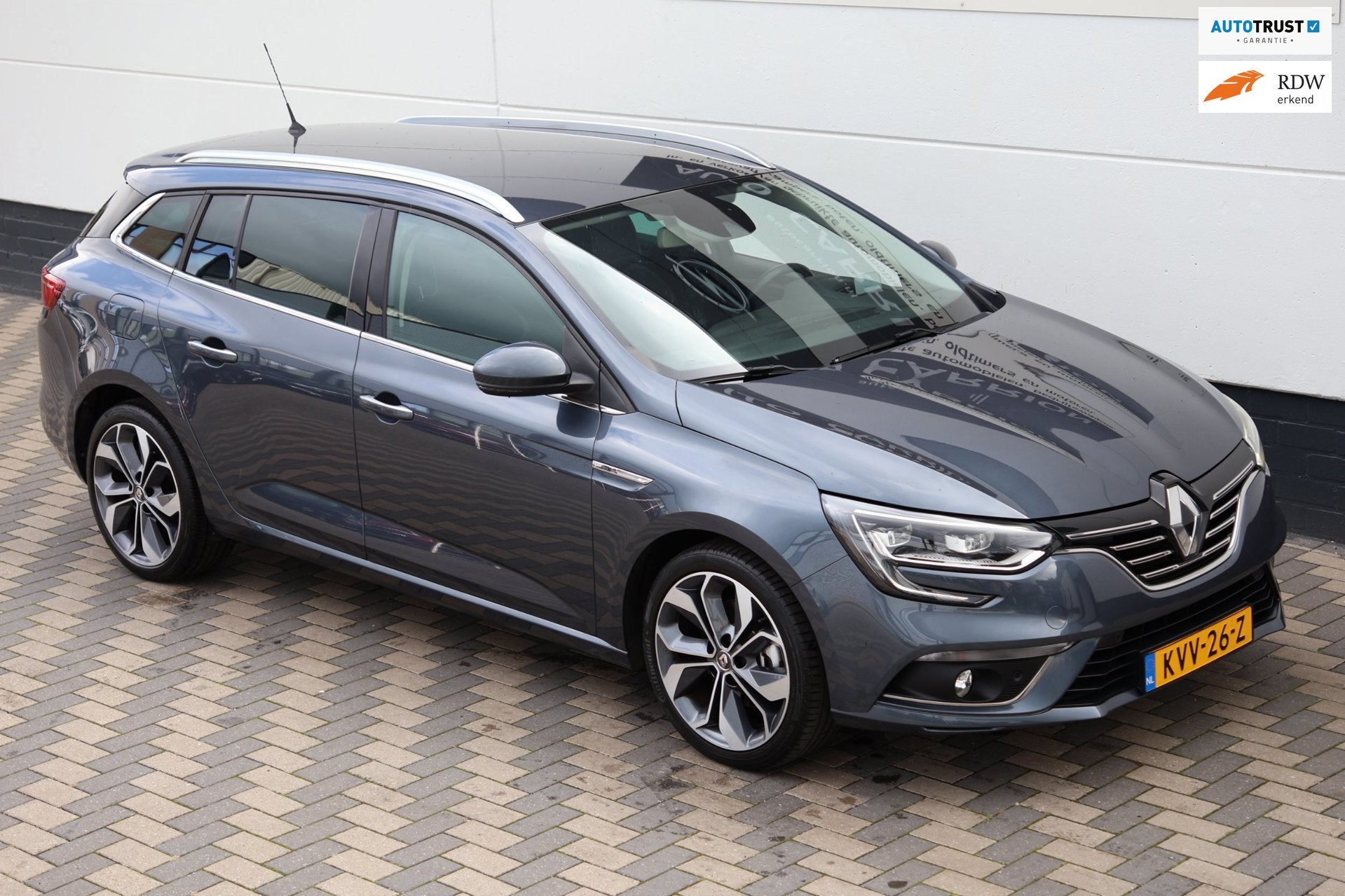 Renault Mégane Estate 1.3 TCe EDC 160PK Bose HUD LED Navi !, Dealer onderhouden, Gebruikt, Zwart, 4 cilinders
