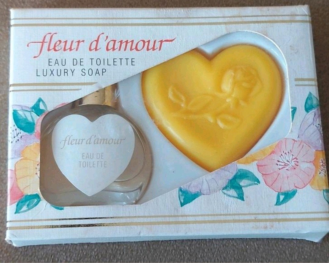 Vintage Fleur d'amour Eau de Toilette & Luxury Soap Set, Verzenden, Nieuw