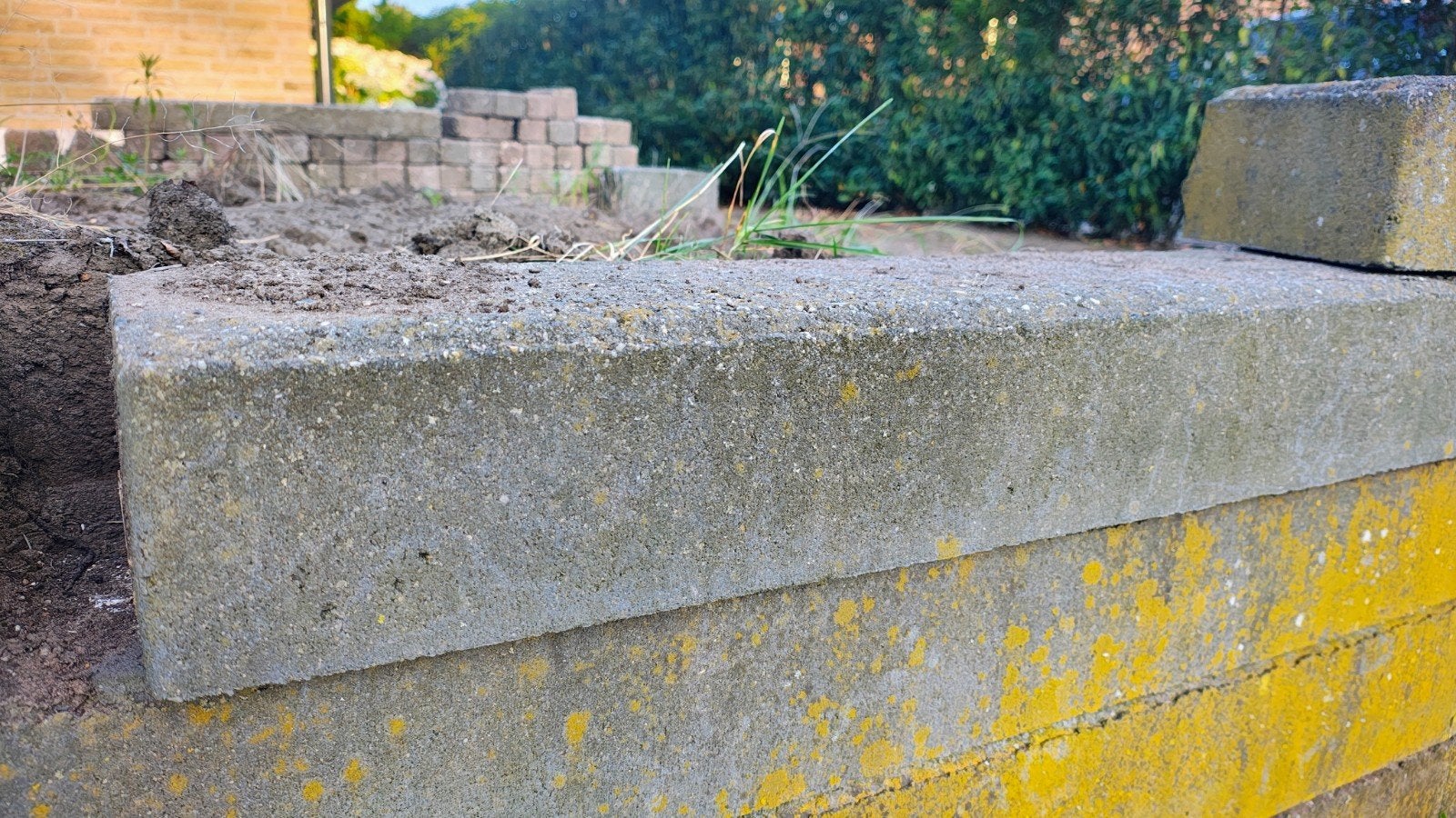 Gratis betonbielzen +/- 40 stuks, Tuin en Terras, Bielzen en Borders, Ophalen, Gebruikt, 100 tot 200 cm, Biels