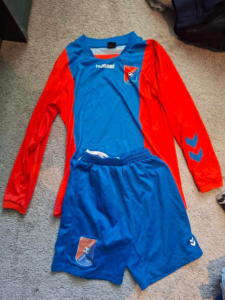 Hummel Voetbaltenue C.S.V. Oranje 1928 Maat 152, Sport en Fitness, Voetbal, Ophalen of Verzenden
