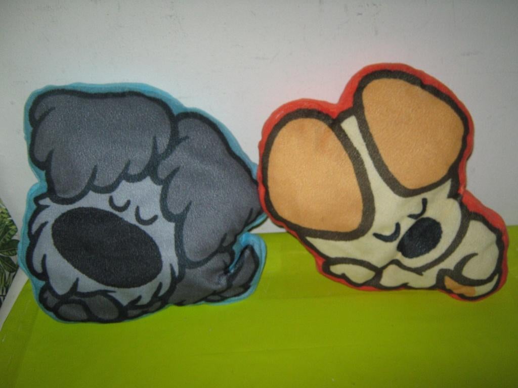 WOEZEL EN PIP KUSSENS SET SAMEN €1,50! OPBRENGST VOEDSELBANK, Ophalen, Gebruikt