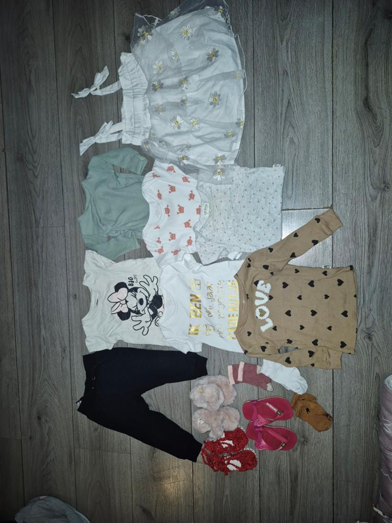 Babykleding en slaapzakje - Diverse items voor meisje, Kinderen en Baby's, Babykleding | Overige, Ophalen of Verzenden, Zo goed als nieuw