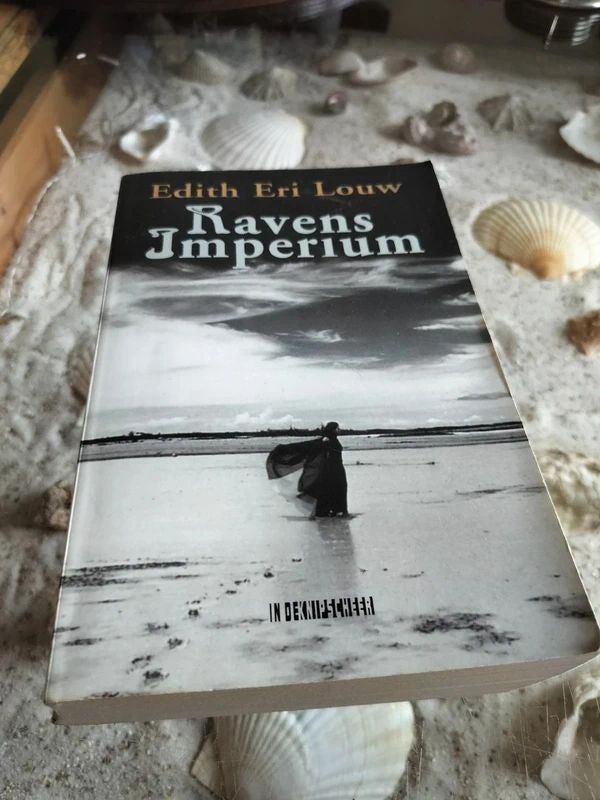 Edith Eri Louw - Ravens imperium, Boeken, Ophalen of Verzenden, Gelezen, Edith Eri Louw