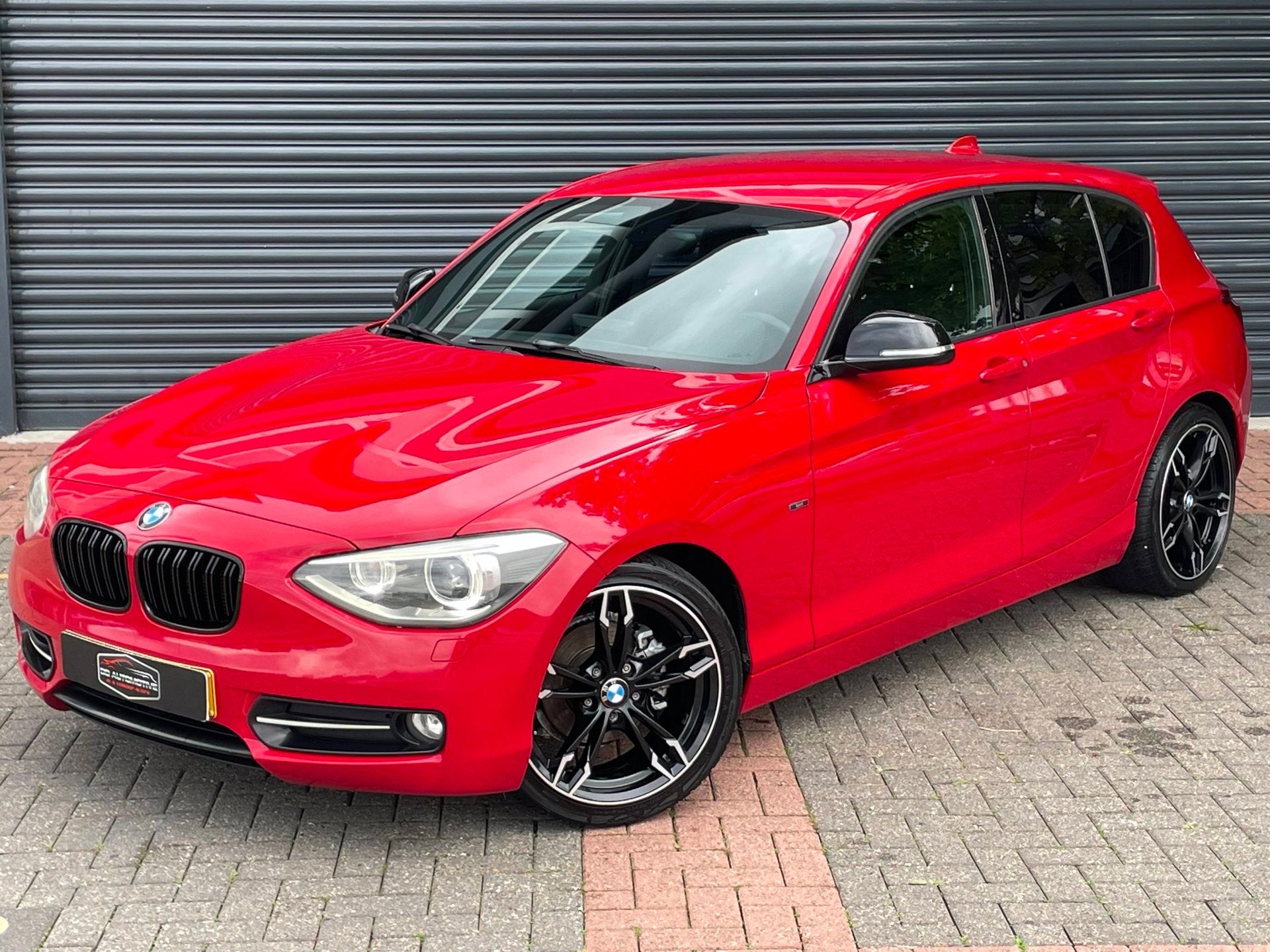 BMW 1-serie 116i Business Sport Line Xenon | Navi | Pdc | 18, Auto's, 1-Serie, Gebruikt, Zwart, 4 cilinders