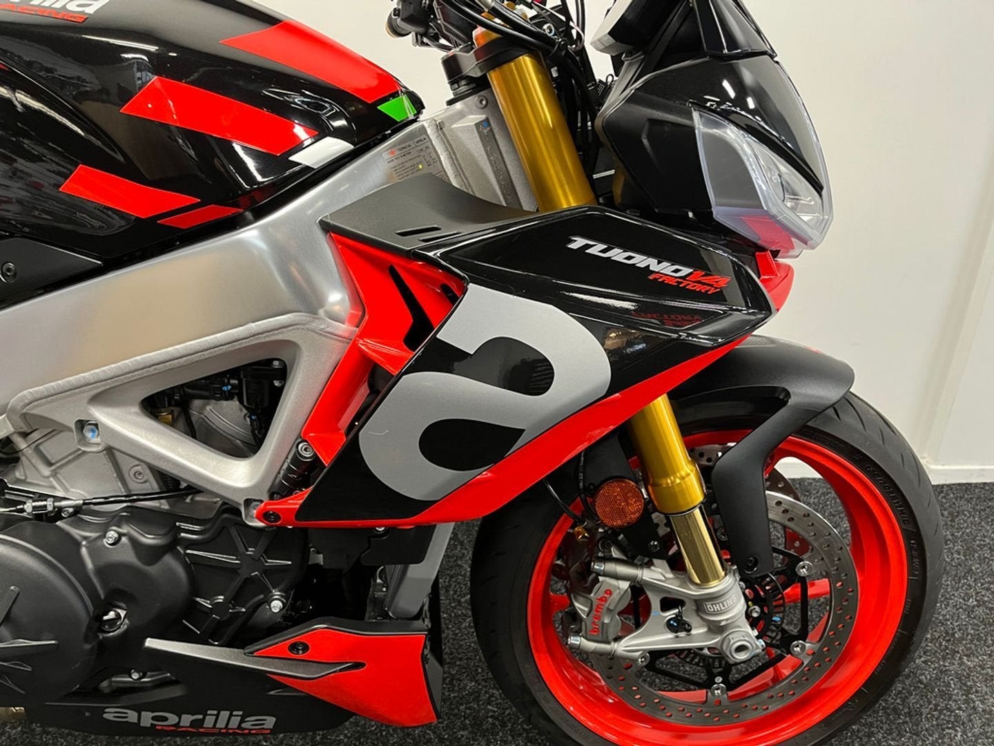 ️️ Aprilia TUONO V4 FACTORY (bj 2023) ️️ - foto 3