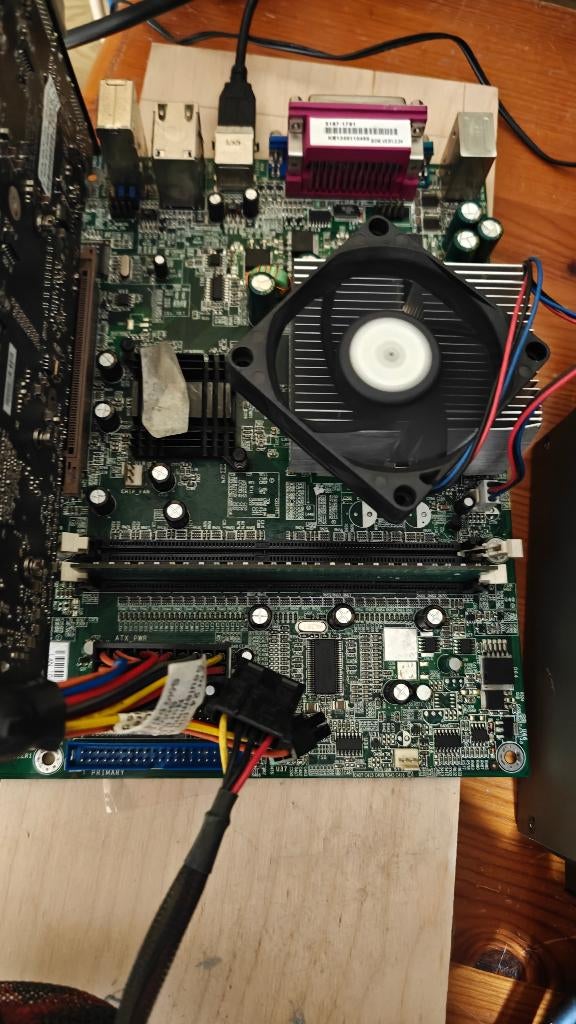 AMD Athlon XP set met 2400+, FIC moederbord, 512MB DDR1, Gebruikt, Socket A, Ophalen of Verzenden, DDR