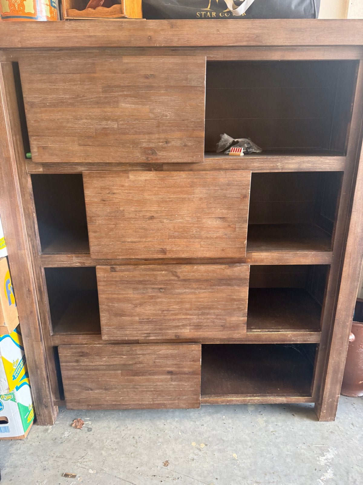 Massief houten kast met schuifdeurtjes, Ophalen, Gebruikt, 100 tot 150 cm, 150 tot 200 cm