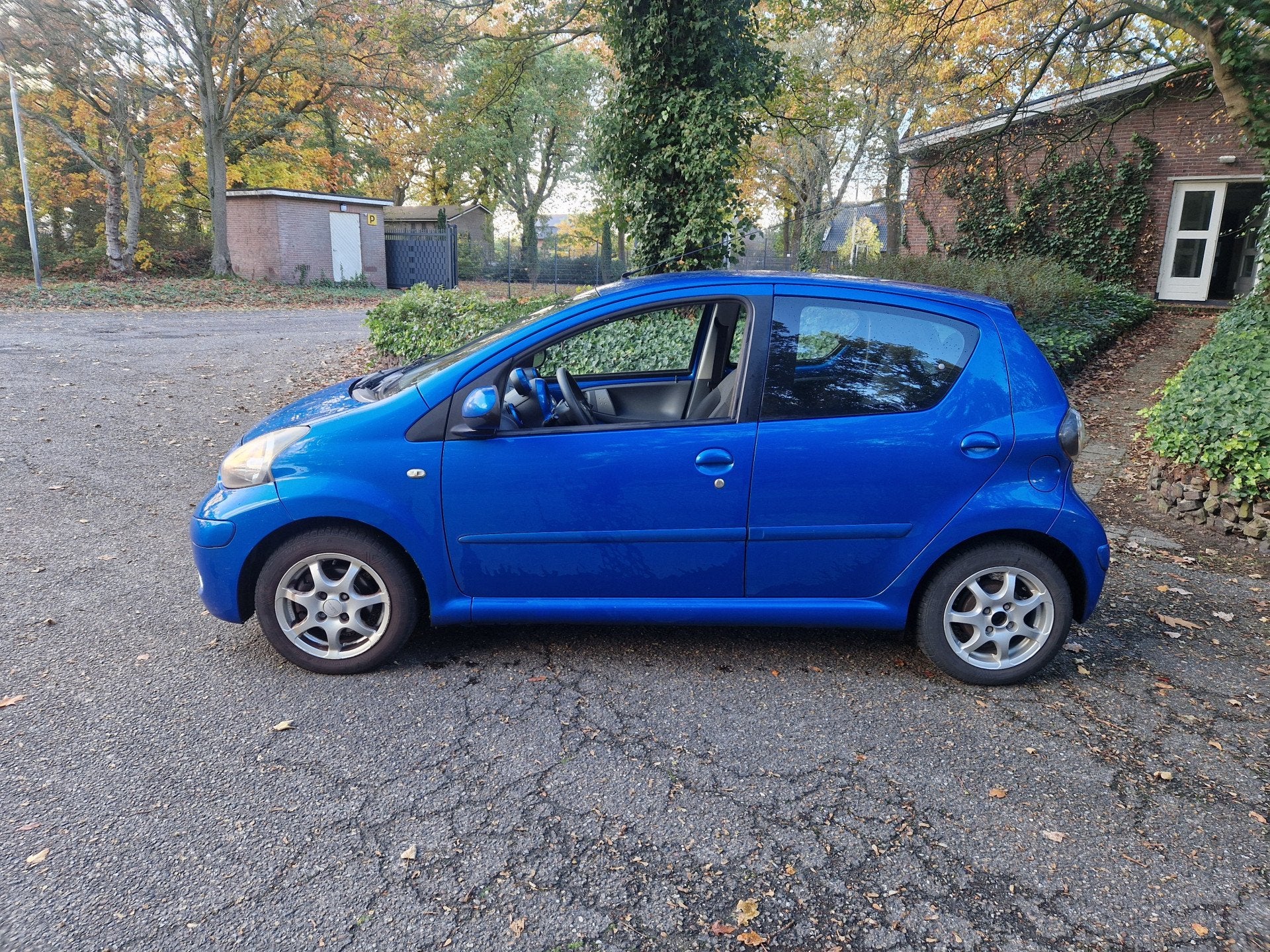 Toyota Aygo 1.0-12V, 5 drs, AIRCO, Nw apk (bj 2010), Auto's, Voorwielaandrijving, Gebruikt, 68 pk, Origineel Nederlands