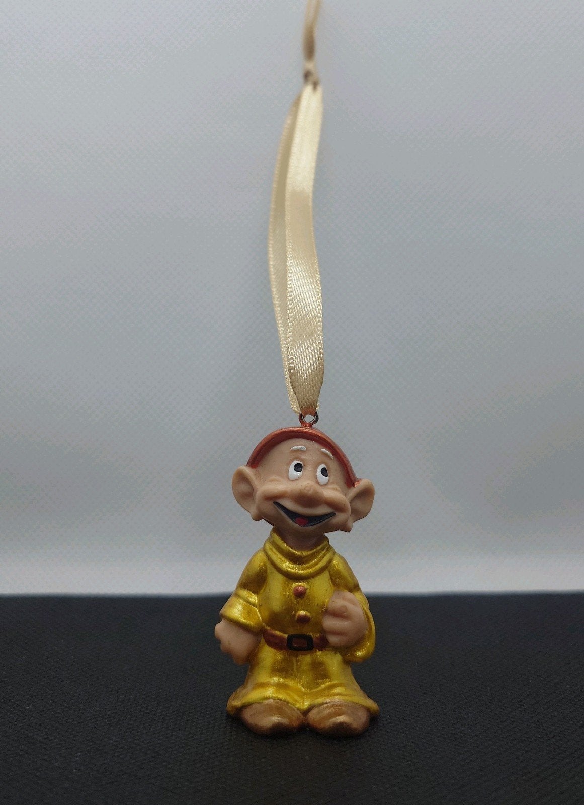 Disney Dwerg Dopey Stoetel kerst ornament hanger kerstbal, Verzamelen, Disney, Ophalen of Verzenden, Sneeuwwitje of Doornroosje