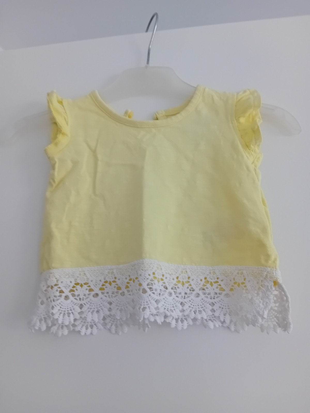 Primark T-shirtje met kant, maat 62, Meisje, Ophalen of Verzenden, Zo goed als nieuw, Primark