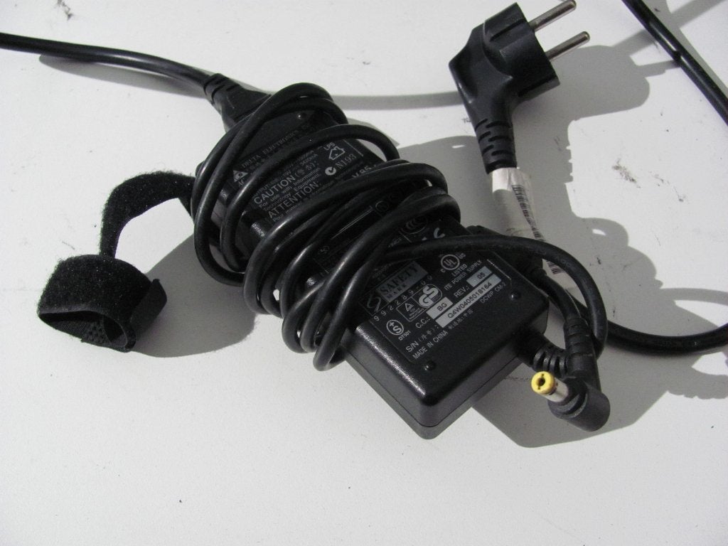 Delta electronics 19v 3420ma, Computers en Software, Laptop-opladers, Ophalen of Verzenden, Gebruikt, Delta Electronics
