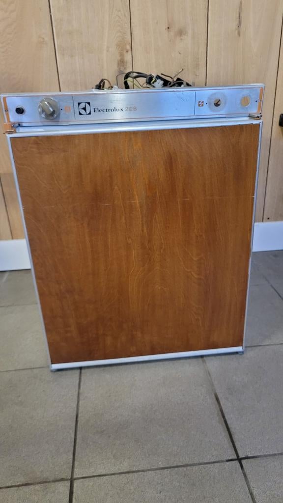 Electrolux 212B oldtimer caravan koelkast 220v 12v gas, Caravans en Kamperen, Ophalen