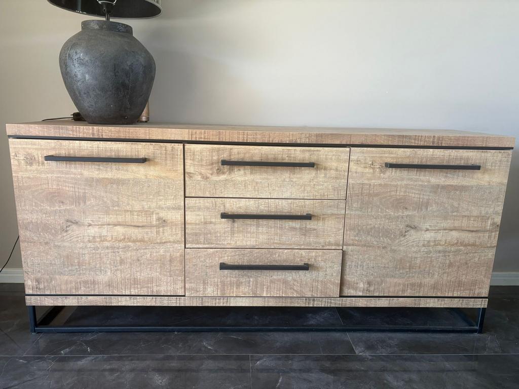 Dressoir, Huis en Inrichting, Kasten | Dressoirs, Zo goed als nieuw, 150 tot 200 cm, 25 tot 50 cm, Ophalen