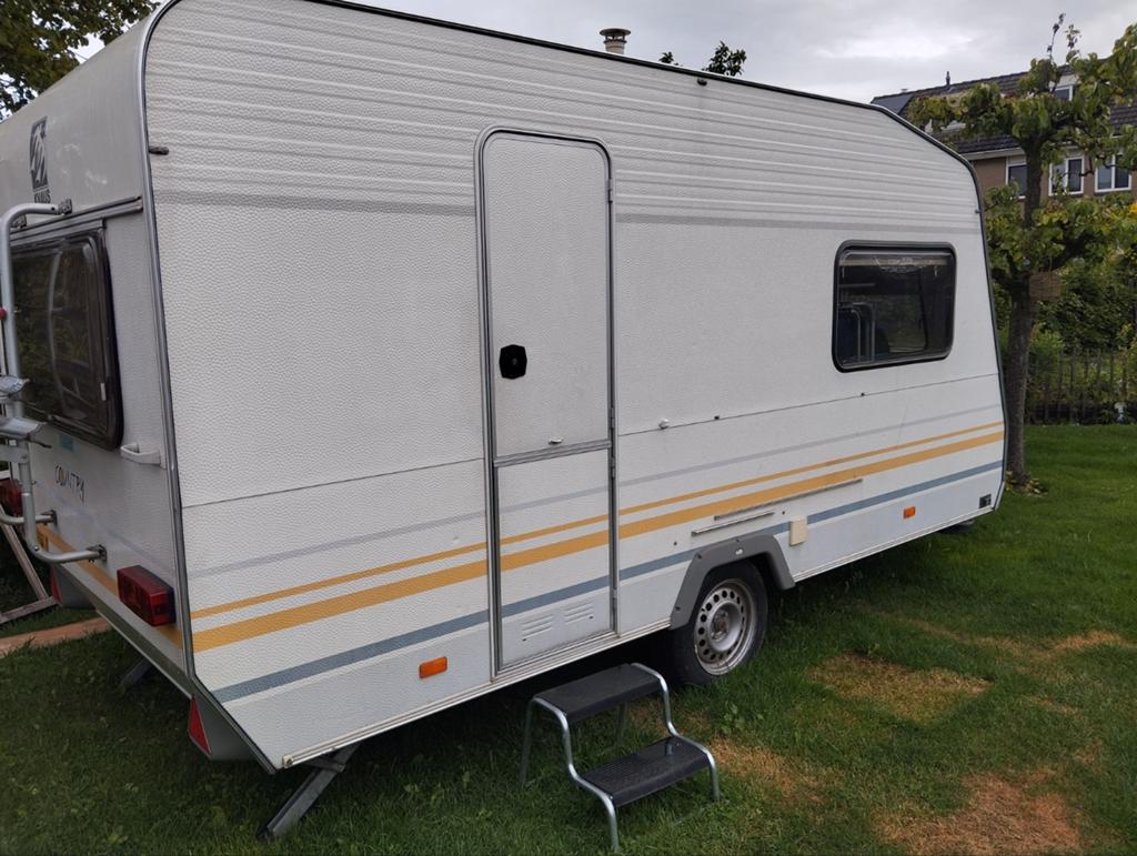 Knaus Country caravan (1997) – 4 persoons – met Isabella voo, Rondzit, Particulier, Knaus, Koelkast