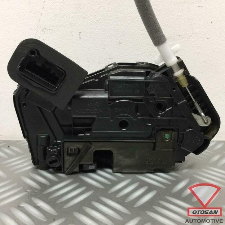 vw tiguan 2018 deurslot portierslot links achter 5na839015b, Gebruikt, Volkswagen, Volkswagen AG, Achter