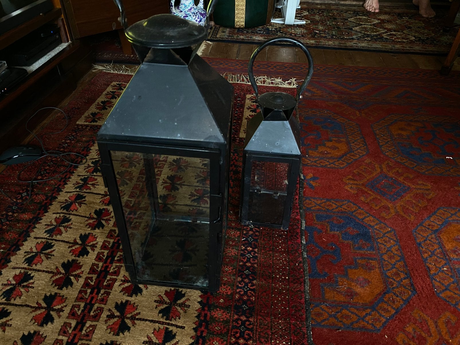 2 orig. zwarte plaatijzeren lantaarns met glas/ windlicht, Huis en Inrichting, Ophalen of Verzenden, Gebruikt