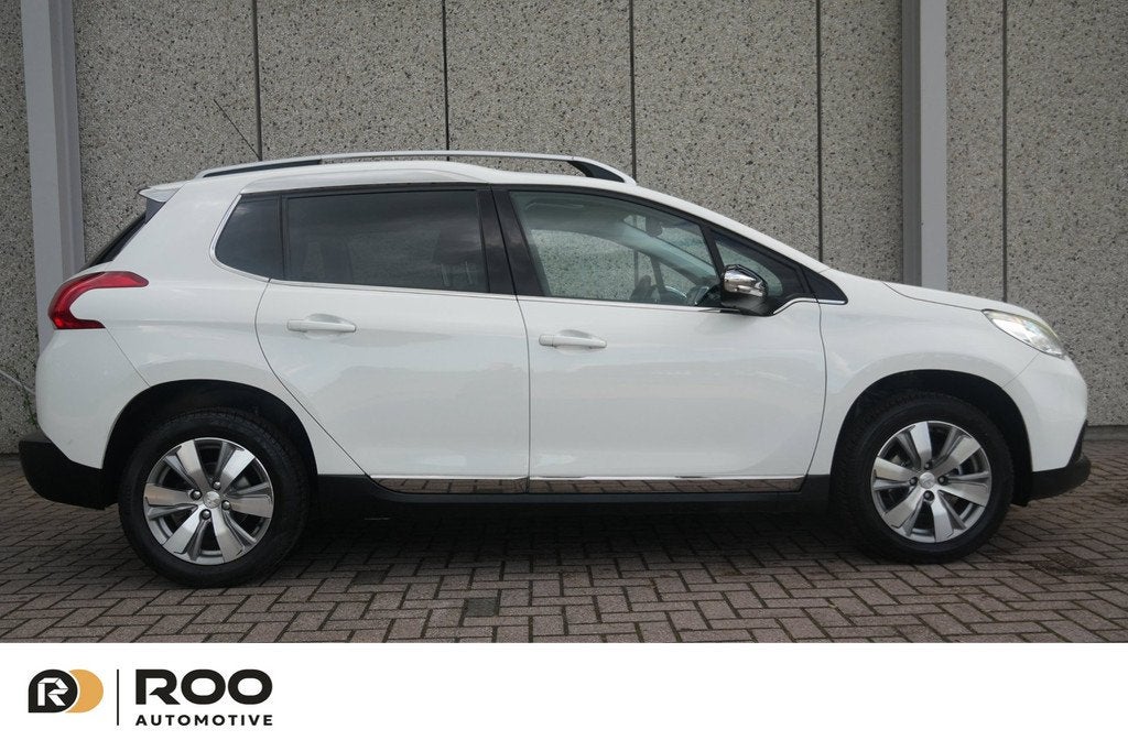 Peugeot 2008 1.2 Allure Automaat, Nieuwe APK, Panoramadak, T, Auto's, Peugeot, 450 kg, 1199 cc, 82 pk, 770 kg