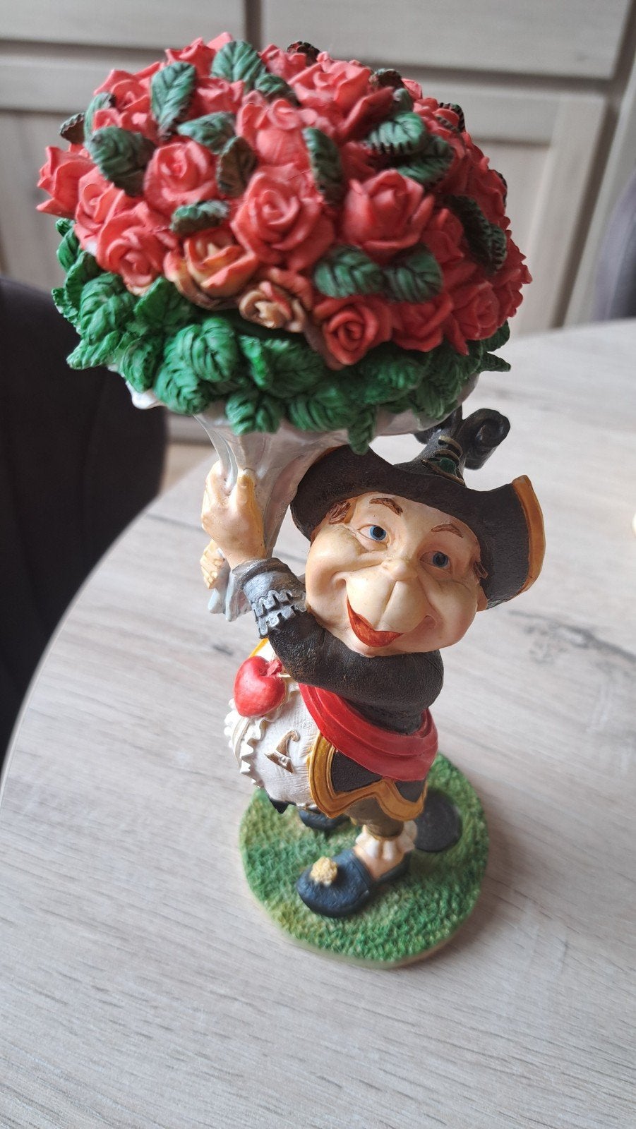 Laaf beeldje met rozenboeket, Ophalen of Verzenden, Zo goed als nieuw, Laaf
