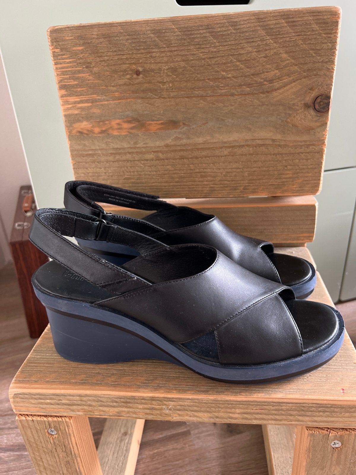 Camper zwarte sandalen met sleehak - Maat 41, Kleding | Dames, Schoenen, Verzenden, Zo goed als nieuw, Zwart, Sandalen of Muiltjes
