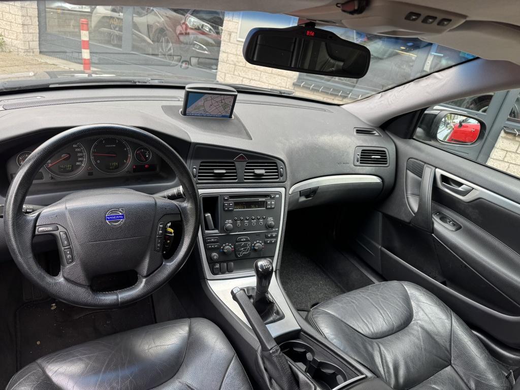 Volvo V70 2.4D Edition Leer Navi Trekhaak (bj 2006), Auto's, 15 km/l, 1535 kg, 168 €/maand, Euro 4