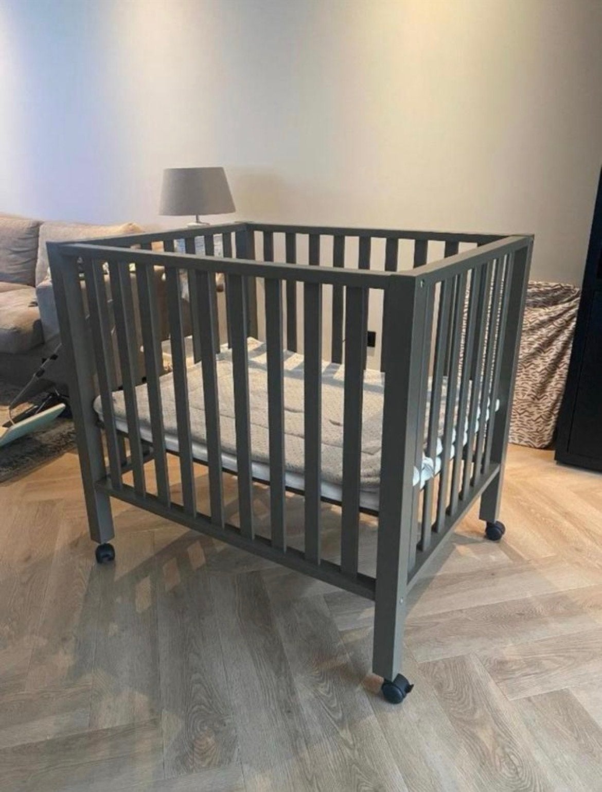ledikant met wieltjes - 80x100x94 cm, Ophalen, Zo goed als nieuw, Ledikant