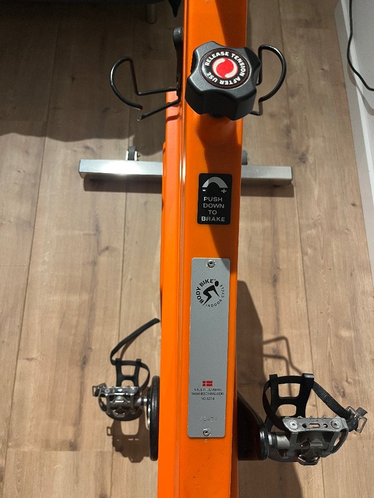 Spin bike / Exercise bike (Collection only / Alleen ophalen), Ophalen, Zo goed als nieuw, Metaal, Benen