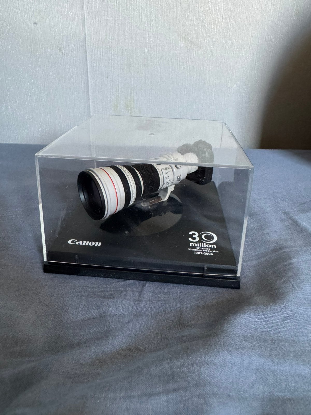 Foto 7 van Zeldzaam schaalmodel Canon camera + lens (20 jaar oud)