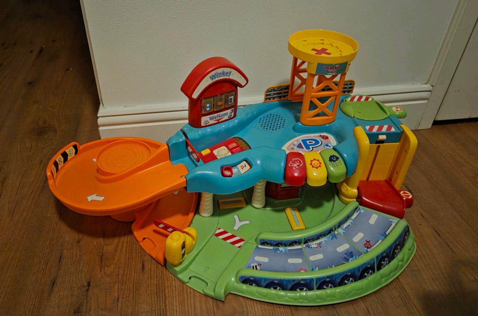 Toet toet autobaan/ garage, Kinderen en Baby's, Speelgoed | Vtech, Ophalen, Zo goed als nieuw, 2 tot 4 jaar