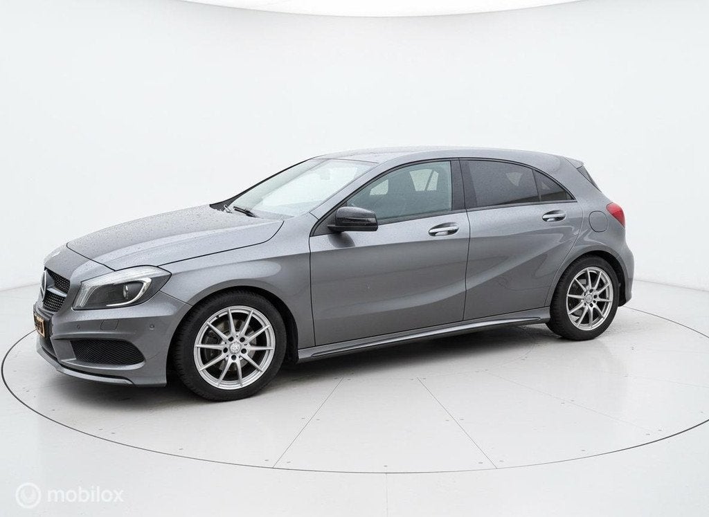Mercedes A-klasse 180 AMG Line Aut|Navi|Xenon, Auto's, Gebruikt, 4 cilinders, 122 pk, Automatische klimaatregeling