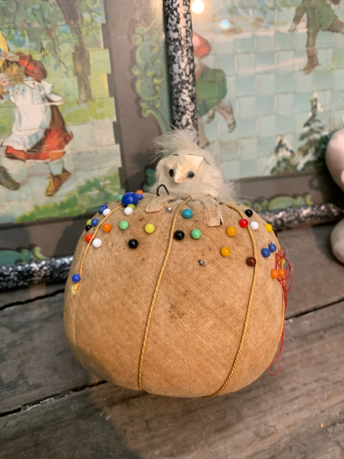Vintage Speldenkussen met Half doll Muisje - Naaiaccessoire, Antiek en Kunst, Ophalen of Verzenden