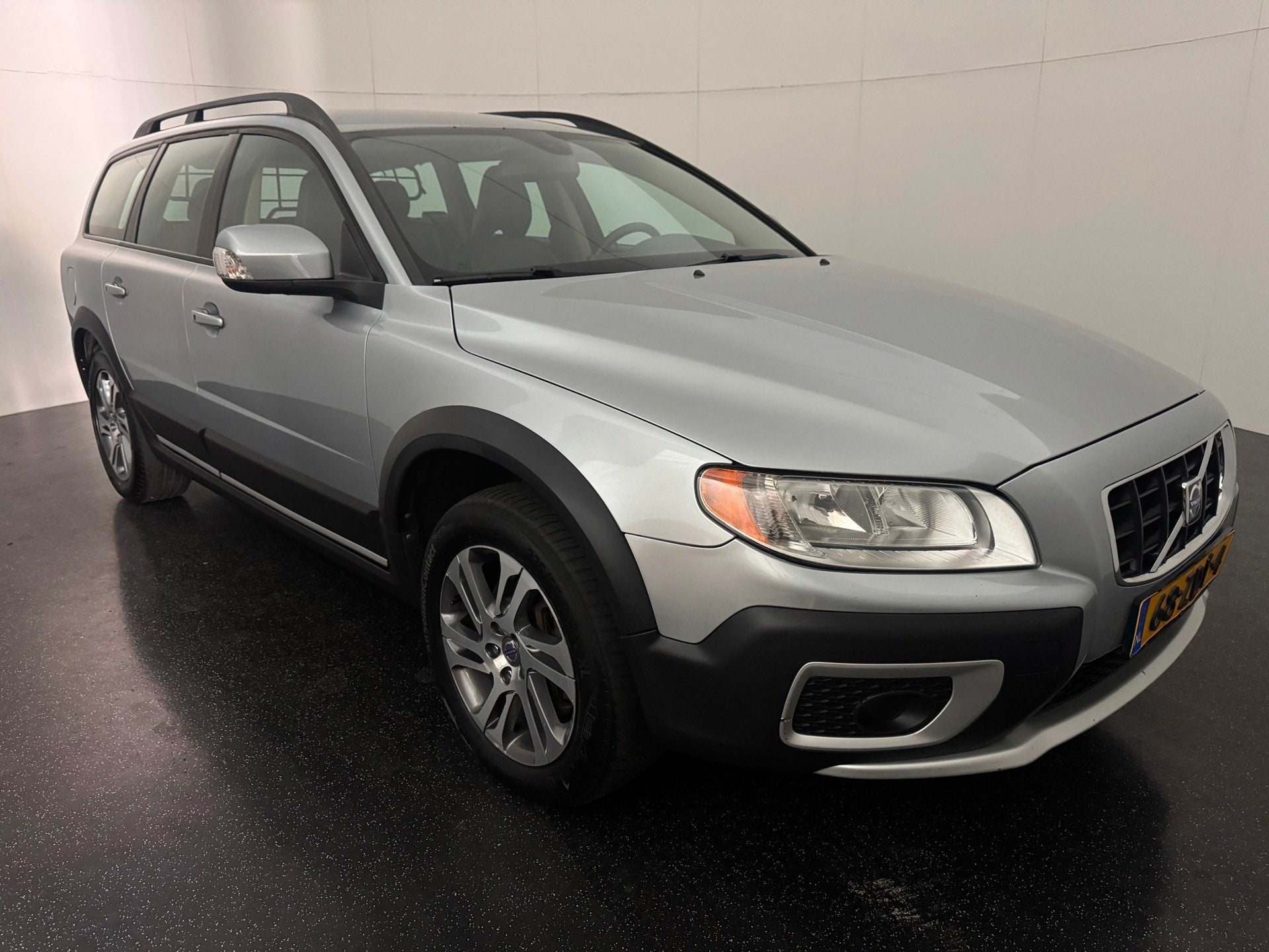 Volvo XC70 2.4 D5 AUT Summum / Trekhaak / Nieuwe apk, Automaat, 1716 kg, Gebruikt, Zwart