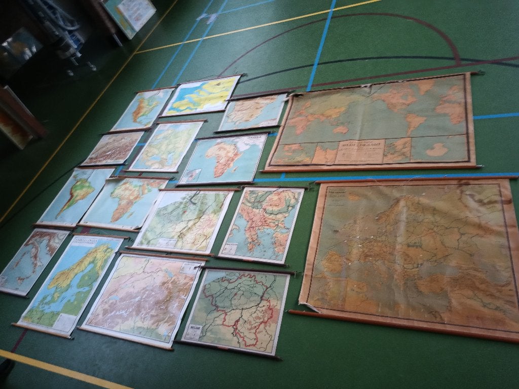 Partij div. Schoolkaarten Topografische kaarten 16x., Antiek en Kunst, Antiek | Schoolplaten, Ophalen, Aardrijkskunde