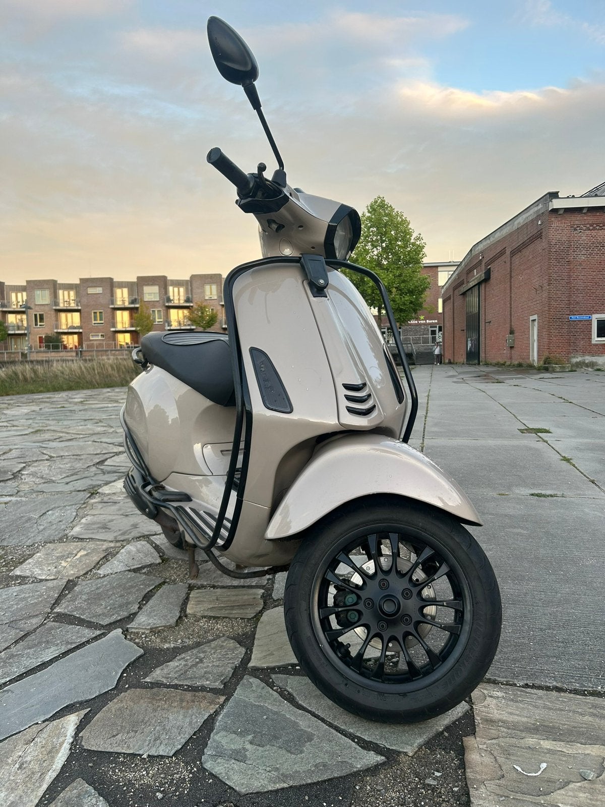 Vespa Sprint | Zandkleur | rijdt perfect, Fietsen en Brommers, Gebruikt, Maximaal 45 km/u, Vespa S, Ophalen of Verzenden