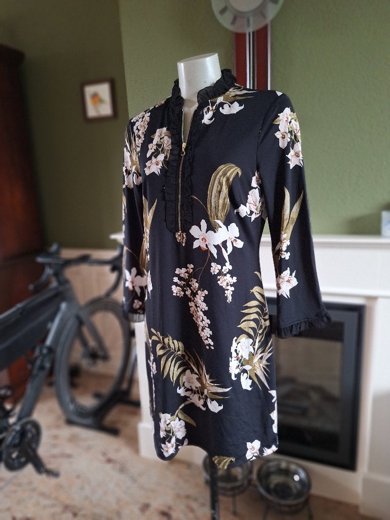 K-Design orchidee jurk met rits en ruches M, Kleding | Dames, Jurken, Maat 38/40 (M), K-design, Zwart, Ophalen of Verzenden