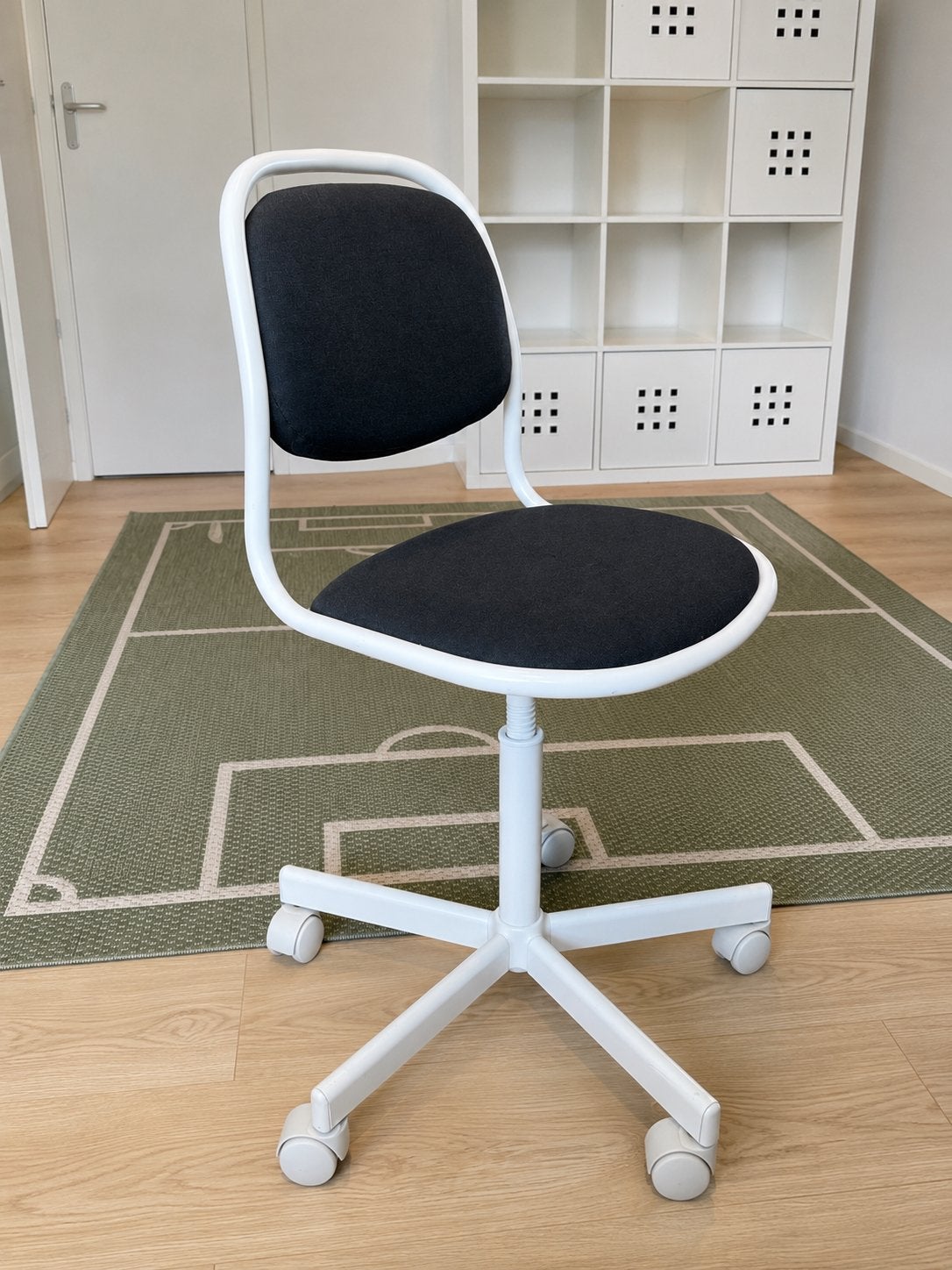 IKEA ÖRFJÄLL kinderbureaustoel wit/donkergrijs, Ophalen, Zo goed als nieuw, Wit