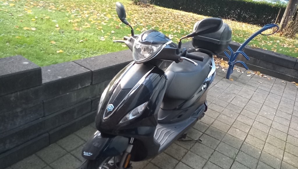 piaggio fly - 4T4V (=zuinig) met topkoffer, Brom, Ophalen, Gebruikt, Maximaal 45 km/u, Fly