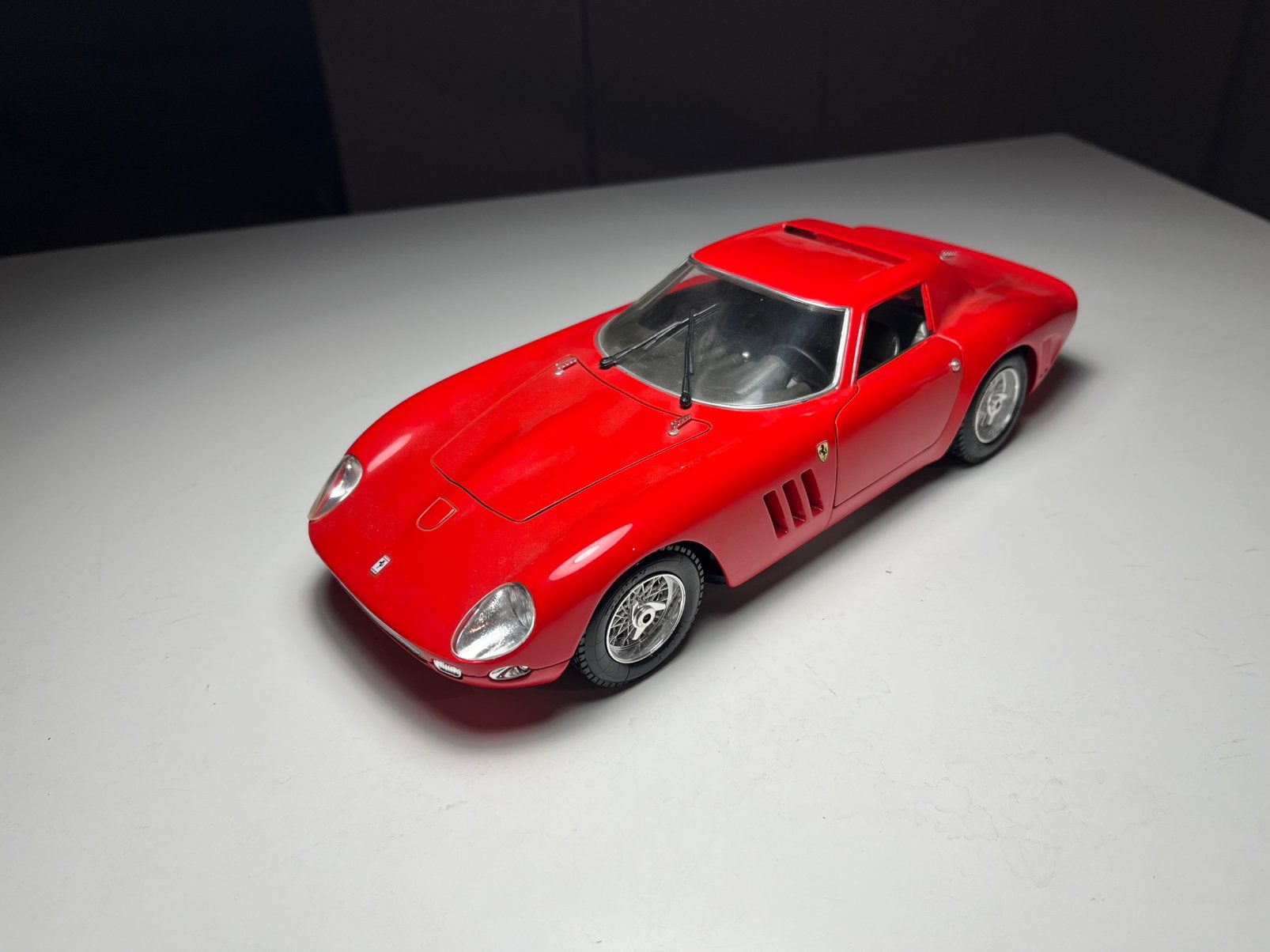 Guiloy - Ferrari 250 GTO - Schaal 1:18, Verzenden, Zo goed als nieuw, Auto, Bburago