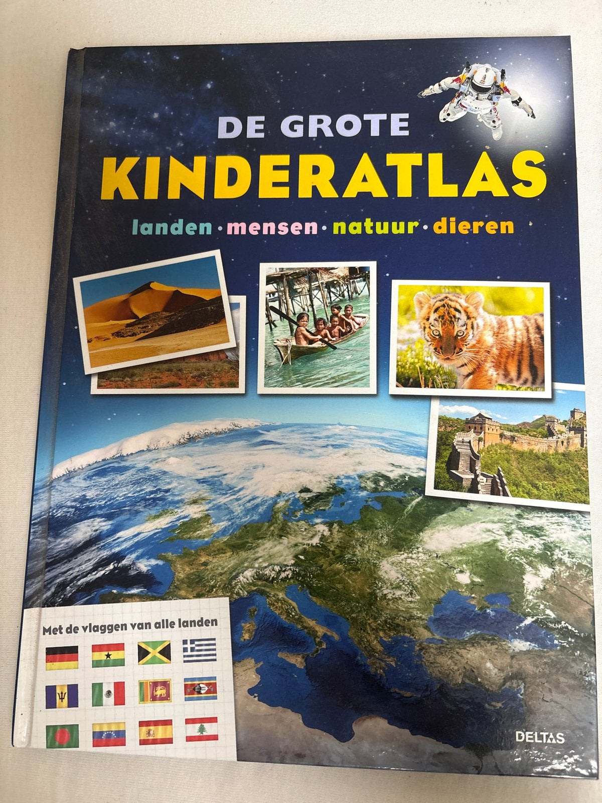 De Grote Kinderatlas - Landen, Mensen, Natuur, Dieren, Overige atlassen, 2000 tot heden, Ophalen of Verzenden, Zo goed als nieuw