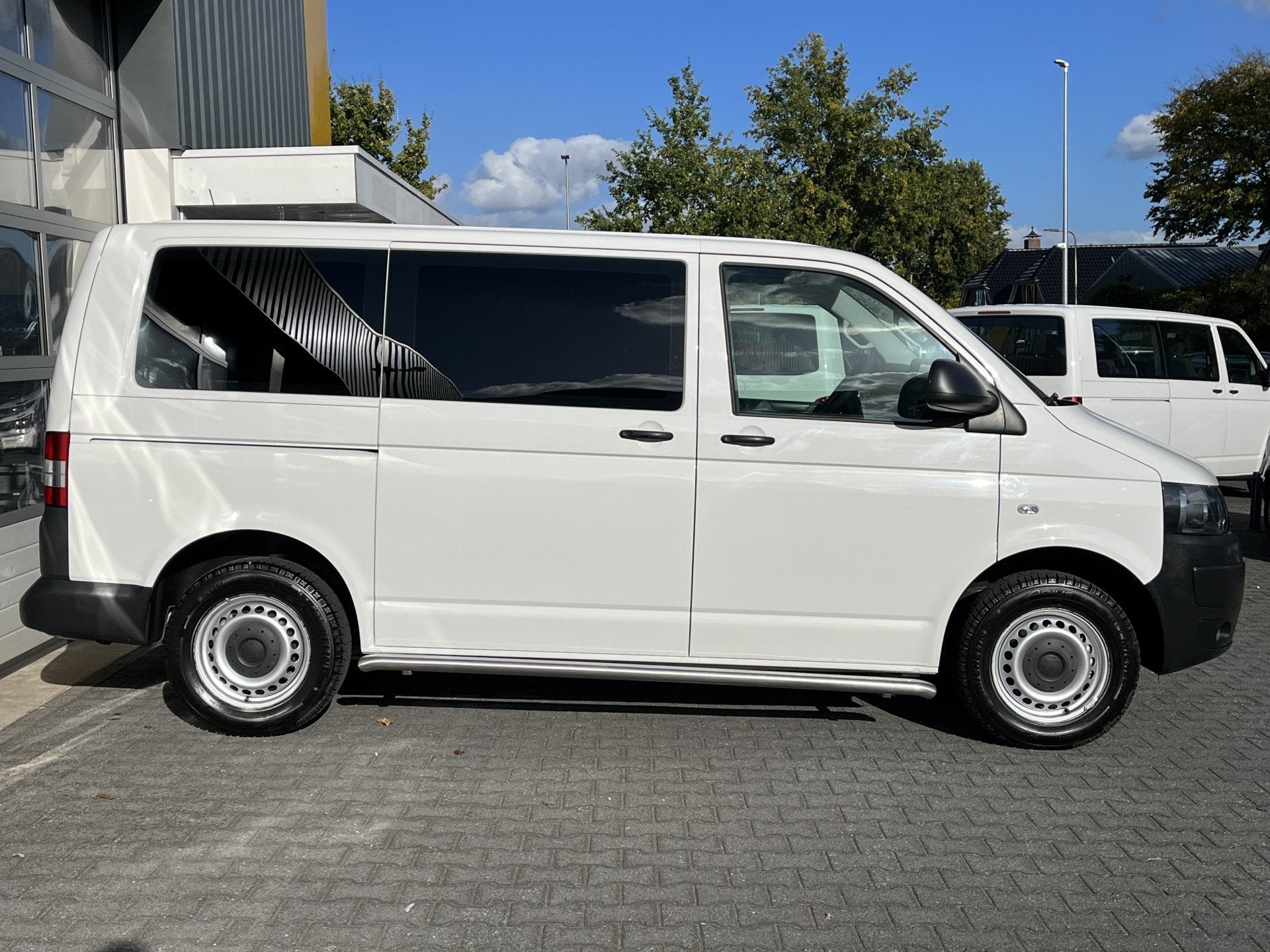 Volkswagen Transporter Kombi 2.0 TDI 140 pk DSG Automaat L1H, Auto's, Euro 5, Stof, Gebruikt, 255 €/maand
