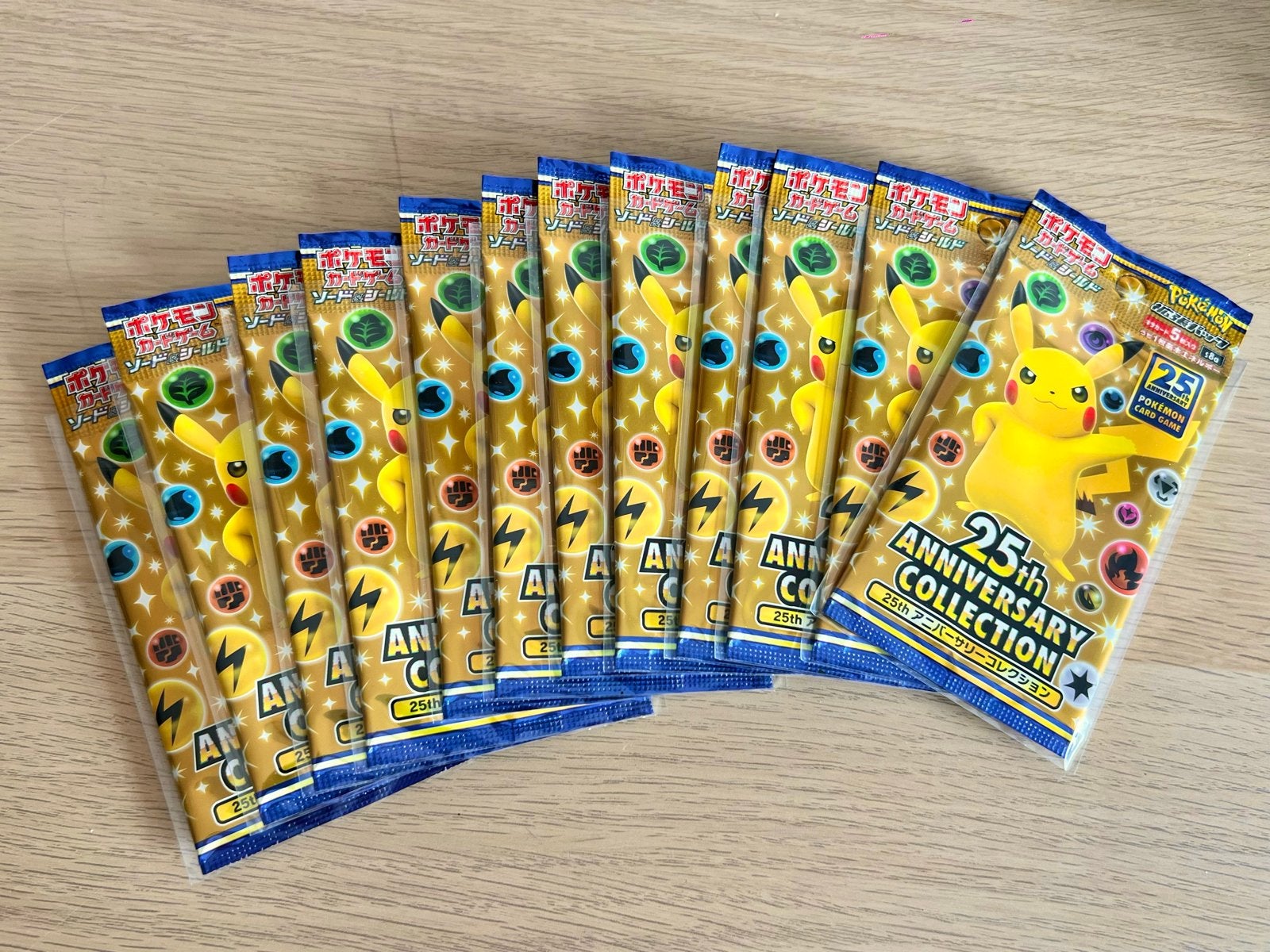 Pokémon 25th Anniversary Collection Booster Packs Japans, Hobby en Vrije tijd, Verzamelkaartspellen | Pokémon, Ophalen of Verzenden