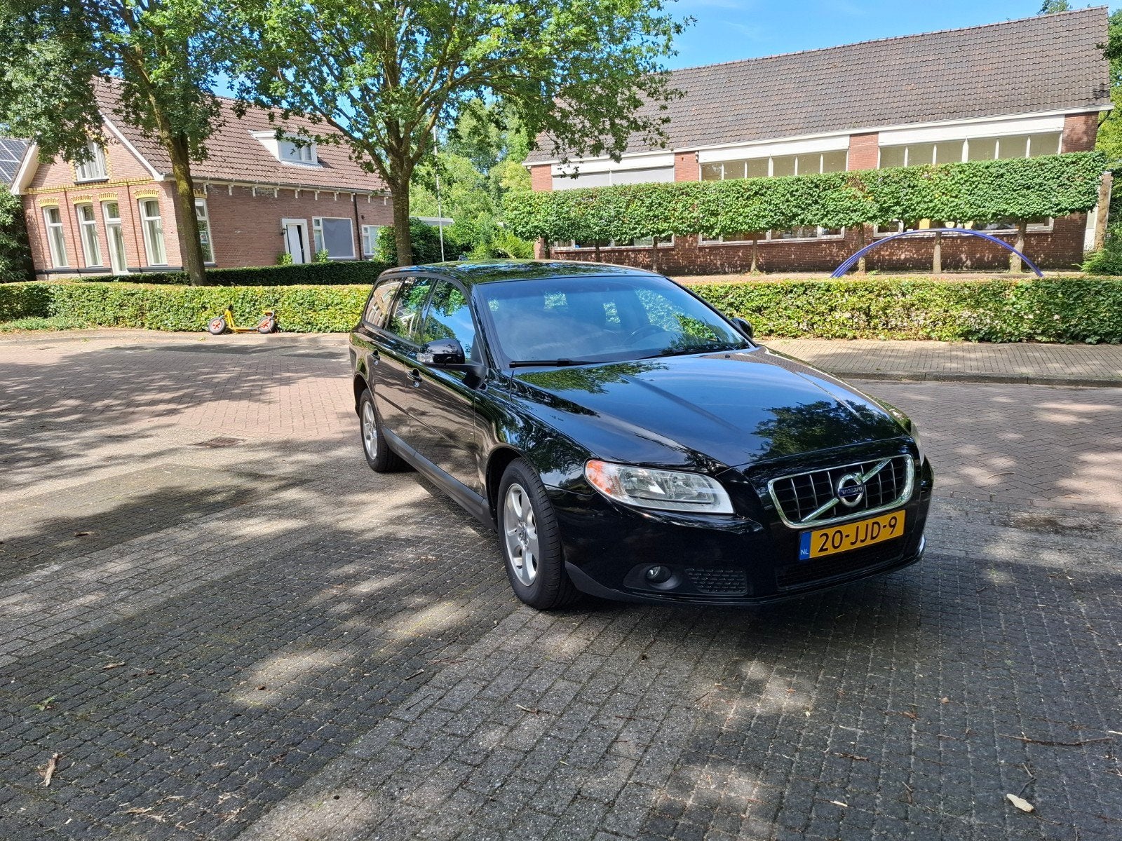 Volvo V70 2.0 D 2009 Zwart Weinig kilometers, Auto's, Volvo, 136 pk, Zwart, 4 cilinders, Zwart